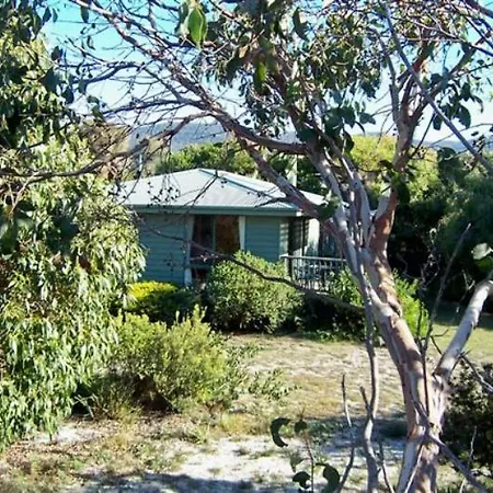 Sandpiper Ocean Cottages Bicheno Exterior photo