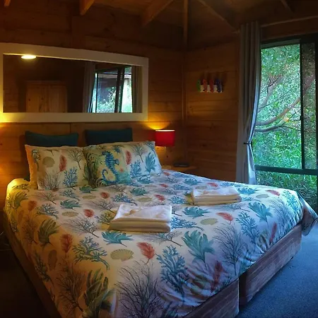 Sandpiper Ocean Cottages Bicheno Exterior photo