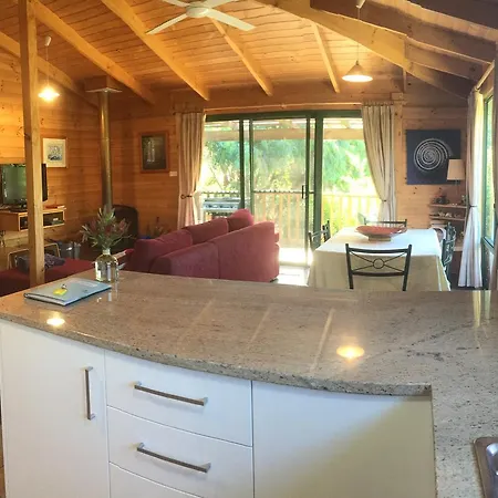 Sandpiper Ocean Cottages Bicheno Exterior photo